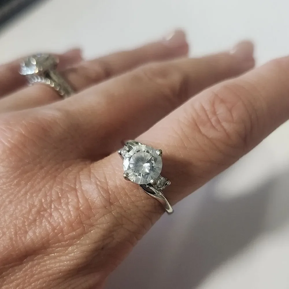Elegant Silver Ring Size 7.75